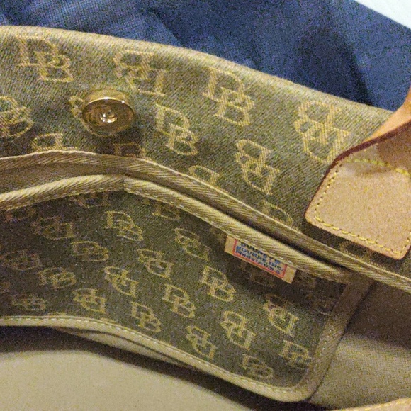 New Dooney & Bourke large signature canvas tote large - Picture 9 of 10